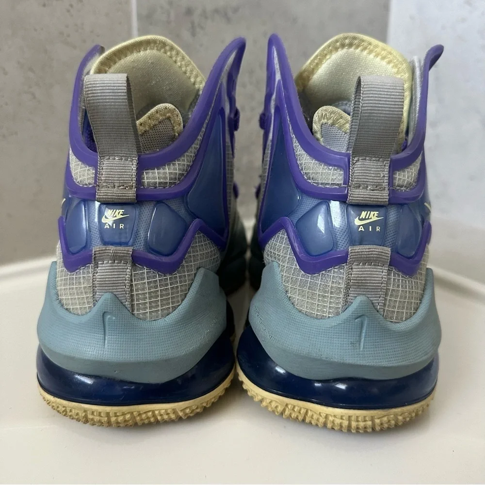 Nike Lebron 19 Boys Sneakers Size 3.5